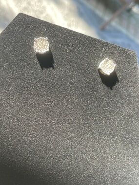 Sparkling Round Pavé Stud Earrings - Gold Tone B42